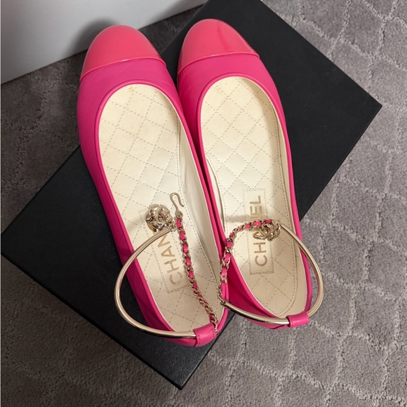 CHANEL Shoes - CHANEL Two-Tone Pink Flats